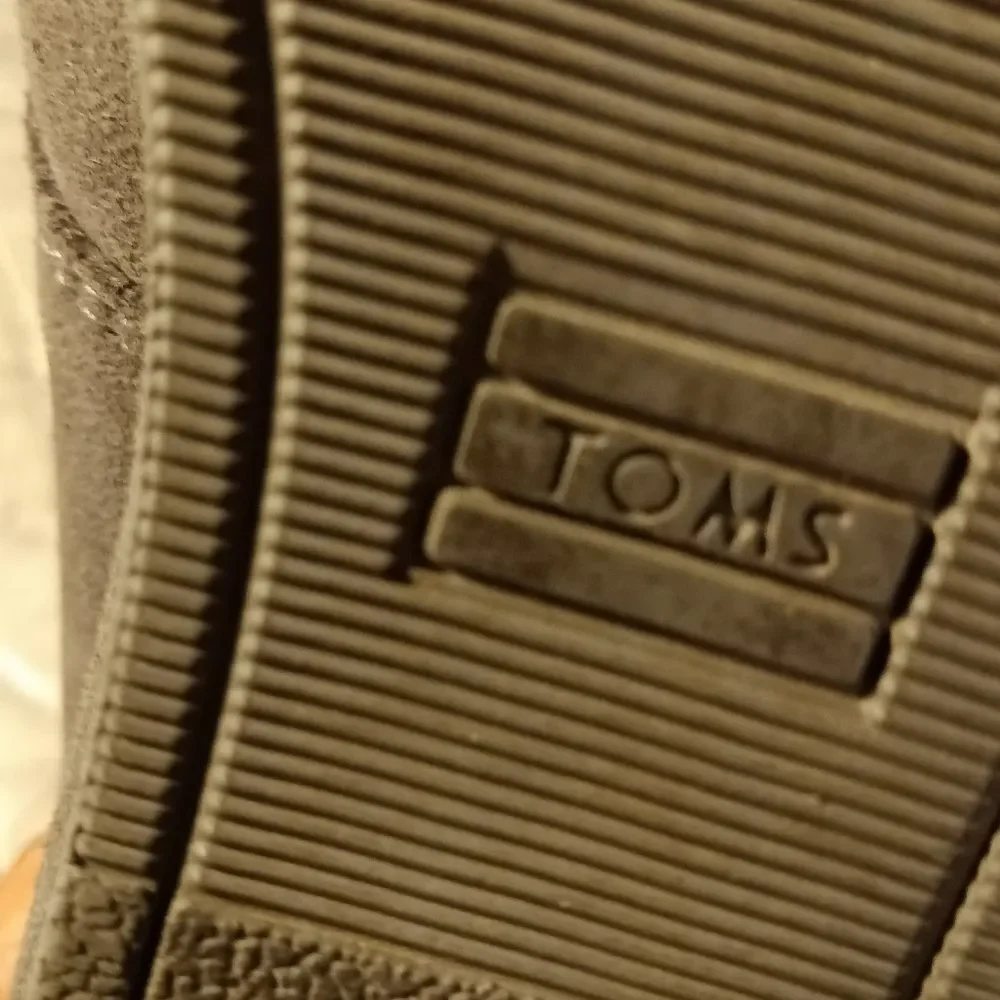 Toms Grey Suede Desert Wedge Bootie sz 4.5